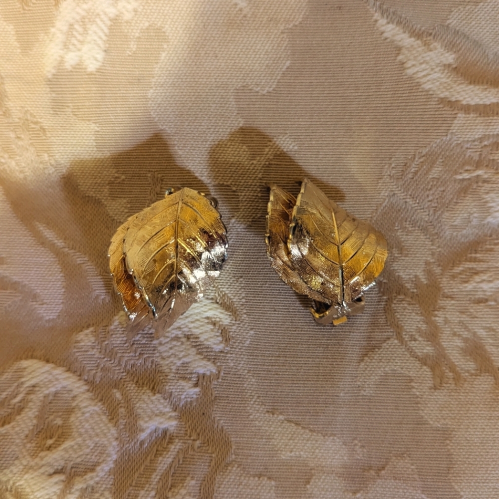 Vintage Grossé clip-on earrings Gold -tone 1961 signed